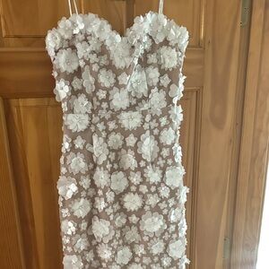 Elliatt Ivory Floral Midi Dress